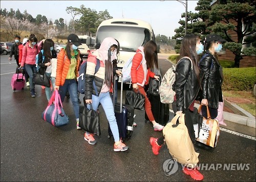 '집단탈북' 여종업원들에 여권 발급돼…필요시 출국금지 가능