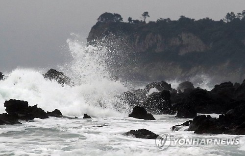 태풍 '짜미' 영향 오후 7시 제주도 남쪽 먼바다 태풍주의보