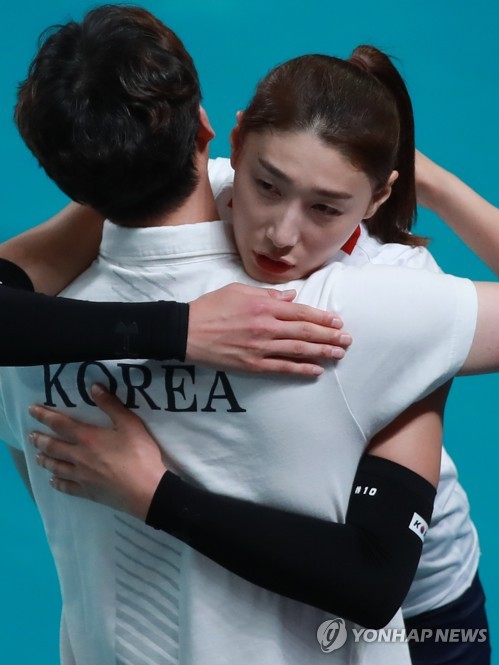 [아시안게임] 눈가에 이슬 고인 김연경 "4년 후 출전은…"