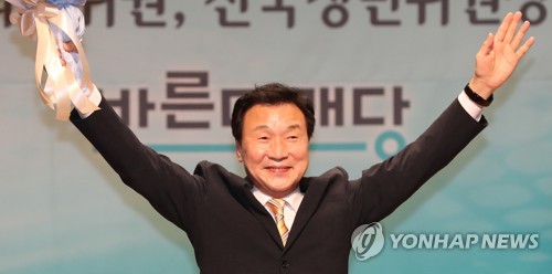 손학규 "제왕적 대통령·갑질 양당체제 허무는데 저를 바치겠다"