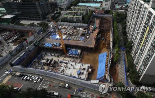 "또 비 온다는데"… 땅꺼짐 주변 아파트 주민들 불안 가중