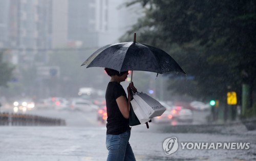 경상도 아침에 비 그쳐…내륙 오후 한때 빗방울