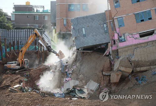 7살 원생 "우리 유치원 이제 못봐요?" 울먹… 철거현장 '시끌'