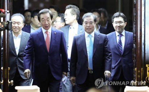 한국당, 플래카드 버리고 유튜브로 2030 공략