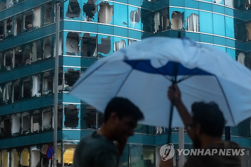 태풍 망쿳 강타한 홍콩 '교통대란'… 복구에 수일 걸릴 듯