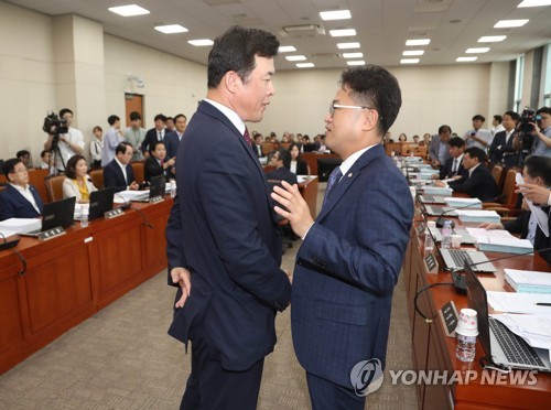 한국·바른미래, 기재위 개의요구… 다음달 1일 전체회의 열기로