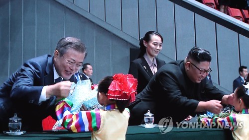 남북정상 비핵화 한발 앞으로…서울답방까지 평화여정 다시 페달