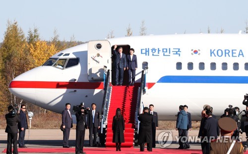 문대통령, 오후 3시30분 삼지연공항 출발… 공군2호기로 서울행