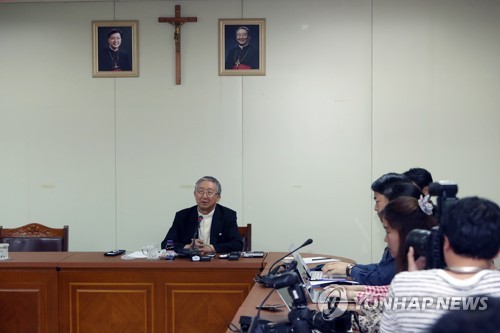 김희중 대주교 "야당 인사도 나라 걱정에 좋은 목소리"