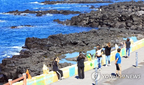 '귀경 전쟁' 곳곳 정체…화창한 가을 날씨에 전국 관광지 '북적'