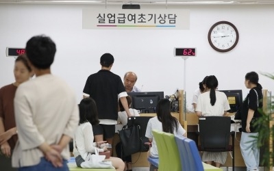 8월 취업자 3000명 증가 그쳐…실업자 외환위기후 최대