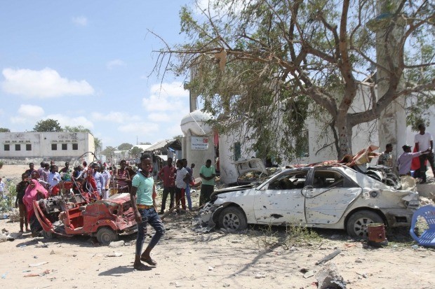 소말리아 모가디슈에서 발생한 자살폭탄 테러 현장[EPA=연합뉴스]