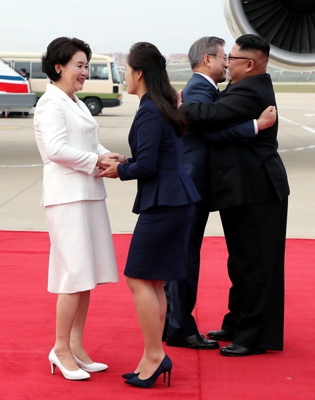 김정숙 여사, 이설주 여사/사진=연합뉴스