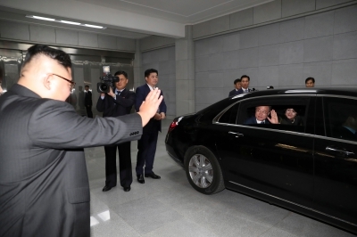 청와대 "김 위원장, 송이버섯 2t 선물…이산가족에 나눠줄 계획"