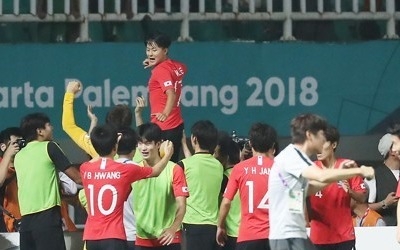 야구·축구, 한·일전 '승리 합창'… 24년 만에 종합 3위 확정