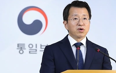 통일부 "특사단 평양 도착… 우리측과 연락되고 있어"