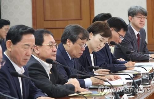 이총리 "집값처럼 예민한 사안 더 신중… 통일된 의견 말해야"