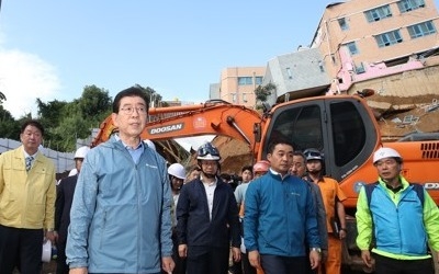 상도동 붕괴현장 간 박원순 "붕괴위험 유치원 신속 철거해야"