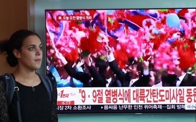 日 고노 외무상 "ICBM 등장안한 北열병식, 비핵화 의사 표시"