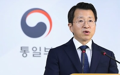 통일부·국방부, ICBM 없는 北 열병식 긍정적 평가