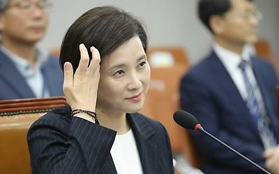 유은혜 "정시모집 확대, 대통령 교육공약과 반대방향 아냐"