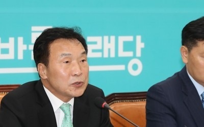 손학규 "다 먹고살기 힘들다 해… 문대통령 경제운용 방침바꿔야"