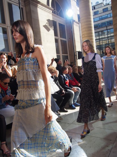 파리에서 첫 패션쇼 연 이청청 디자이너 "라이를 글로벌 브랜드로"