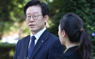 이재명 "왜 이렇게 요란하게 압수수색하는지…곧 공식 브리핑 할 것"