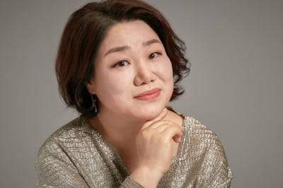 '신스틸러' 김미화, 영화 '암수살인' 깜짝 등장…김윤석X주지훈 300만 돌파 인증샷