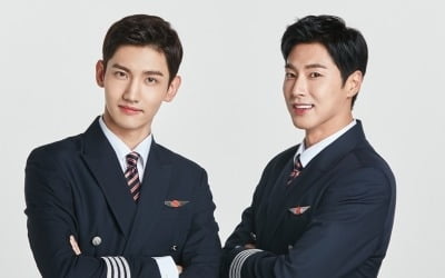 제주항공 역대 최장수 모델 '동방신기'…2년 연장 계약