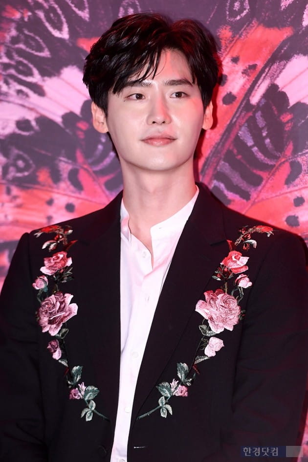 [포토] 이종석, '꽃 슈트 입고'