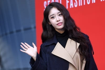  지연, '아름다운 미모 뽐내며~'