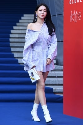 [포토] 경리, '늘씬한 각선미 뽐내며~'