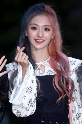 [포토] 프로미스나인 이나경, '예쁜 미소가 사랑스러워~'