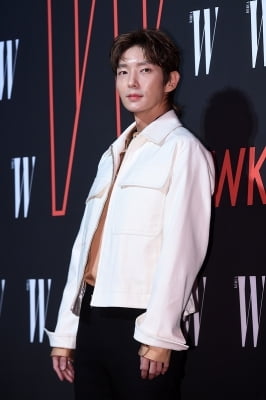  이준기, '날렵한 턱선'