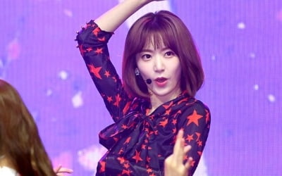 [포토] 아이즈원 미야와키 사쿠라, '마법의 주문을 외워라~'