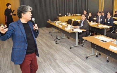 "인공지능 인재는 국가적 핵심 자산…채용시 정부가 연봉 50% 지원해야"