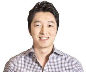 국내에 '원목 프레임의 패브릭 소파' 유행 몰고온 홍대 05학번