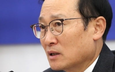 홍영표 "경제 상황 예의주시…5000억 자금 그 이상의 조치 대책 마련돼야"