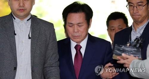 '여신도 성폭행' 만민교회 목사, 헌금 110억 횡령 혐의 추가