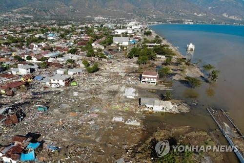 '집이 진흙 위로 흘러다녀'…속속 전해지는 인니 강진 참상