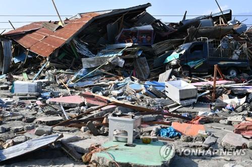 인니 강진·쓰나미 사망자 1400명 넘어서…재난당국 공식집계