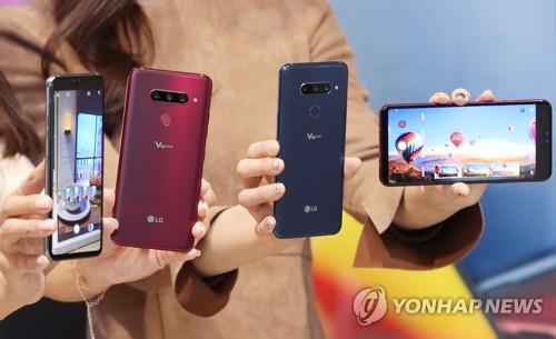 LG 스마트폰 또 1000억원대 적자…적자 폭은 줄어든 듯