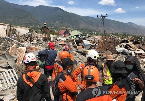 인니 구조당국 "지진·쓰나미 실종자도 1000명 넘을 듯"