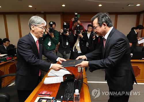 헌법재판관 공백사태 두고 여야 '네 탓' 공방…국감은 '뒷전'