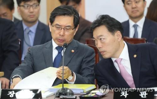 [국감현장] "법원은 영장 먹는 하마"…양승태 구속수사 주장도