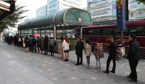 텅텅 빈 택시 승차장…'교통대란' 없었지만, 시민들 '불편'