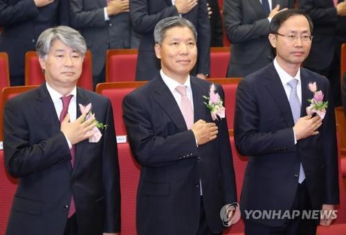 이종석·이영진·김기영 헌법재판관 취임…"사회통합 기여"