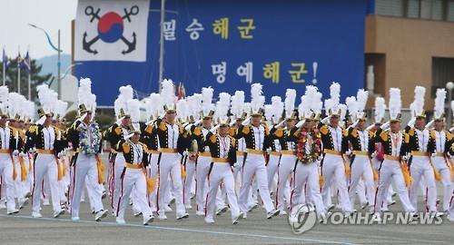 자퇴생 늘자 海士 뿔났다…양성 비용 환수 검토