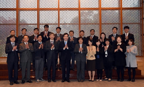 이총리, 공항검역관 등에 "메르스 최전선에서 애썼다"